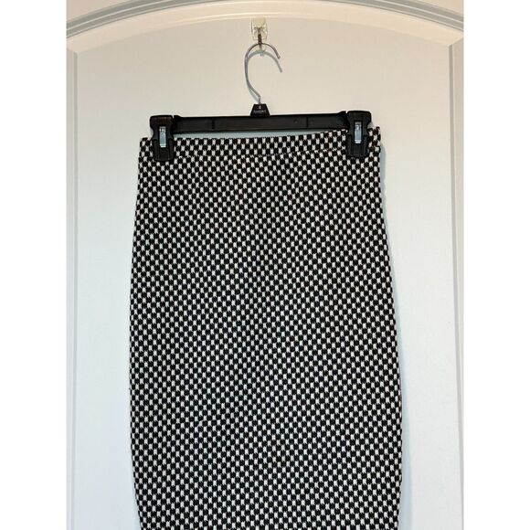 Bar III Houndstooth Pull-on Pencil Skirt Size Small - Picture 3 of 4